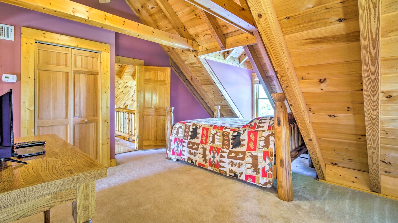 Photo of Bedroom in Calhoun