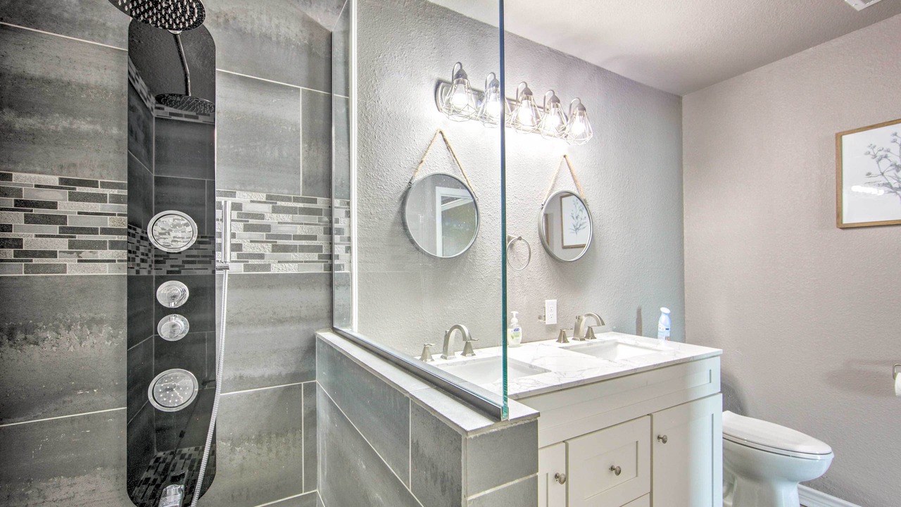 Photo of Bathroom in Tool