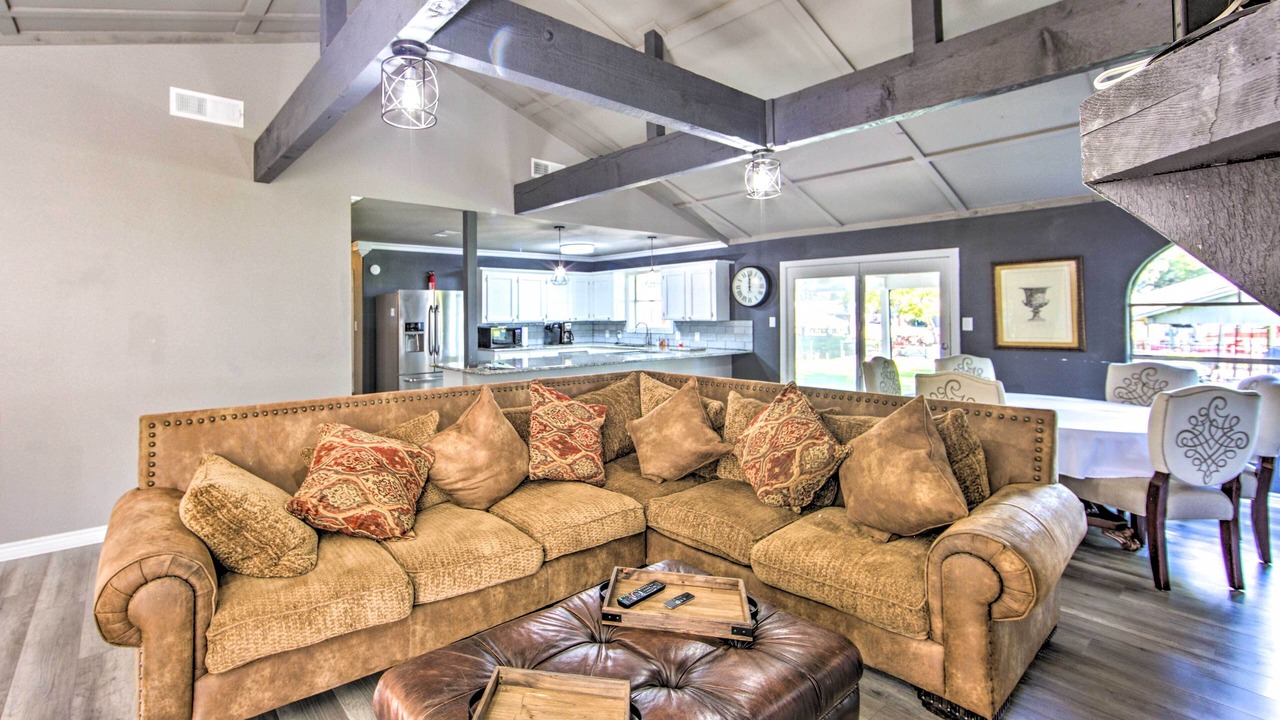 Photo of Livingroom in Tool