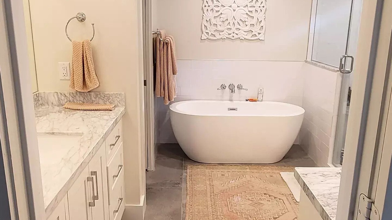 Photo of Bathroom in Memorial
