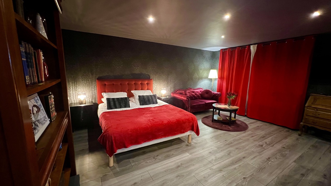 Photo of Bedroom in Calais City Center