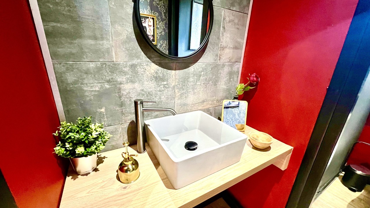 Photo of Bathroom in Calais City Center