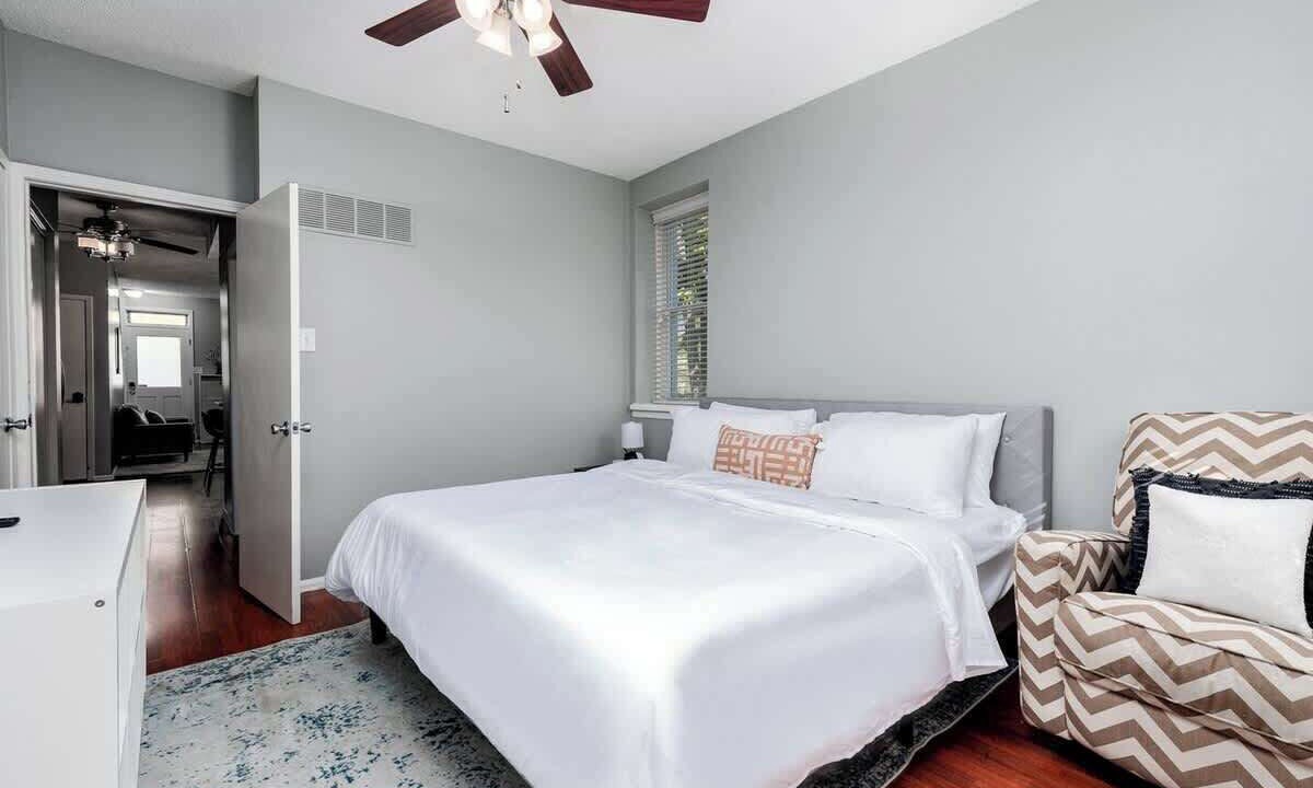 Photo of Bedroom in Lafayette Square