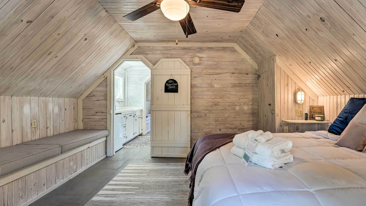 Photo of Bedroom in Fruitvale