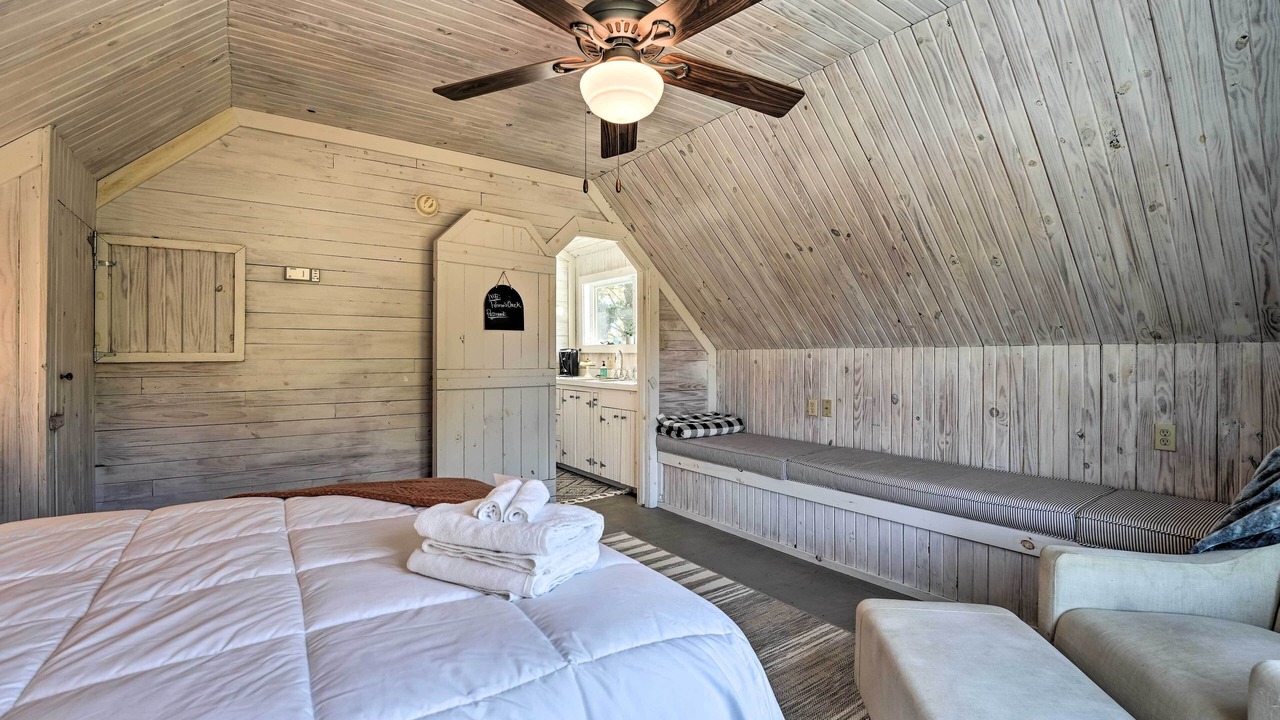 Photo of Bedroom in Fruitvale