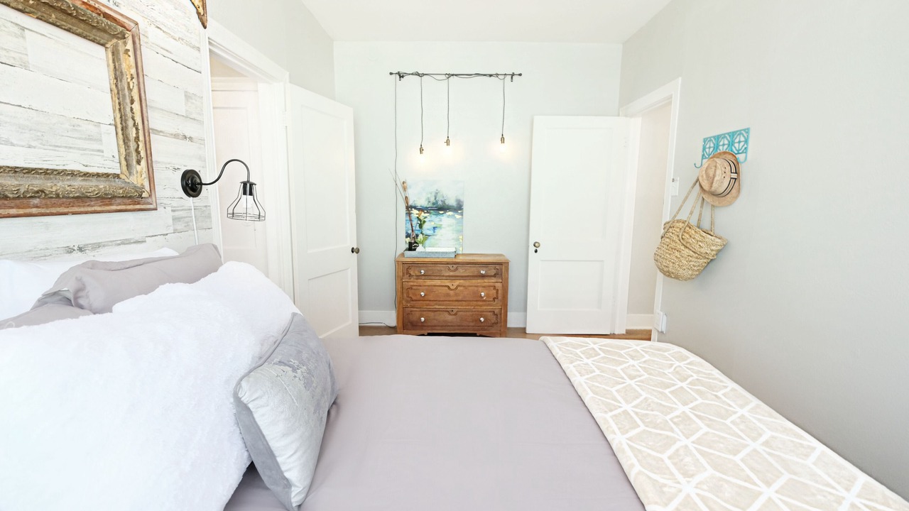 Photo of Bedroom in Lower Greenville