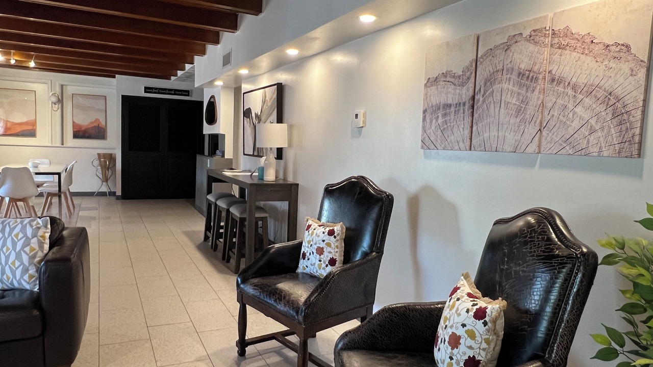 Photo of Livingroom in Booker T. Washington