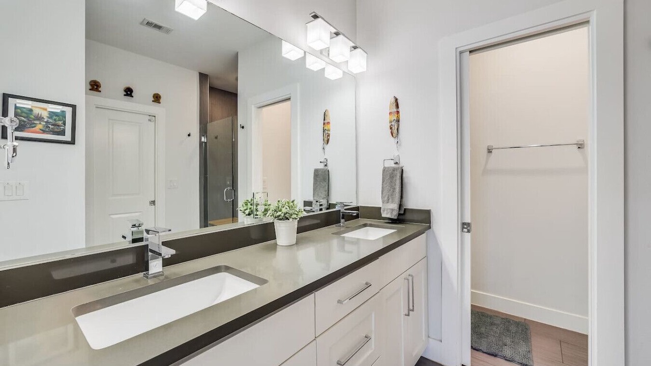 Photo of Bathroom in Rosewood