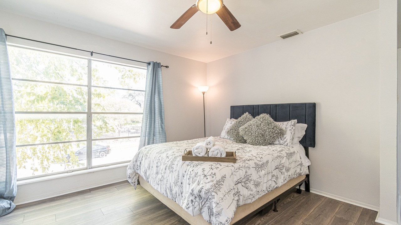 Photo of Bedroom in Mahncke Park