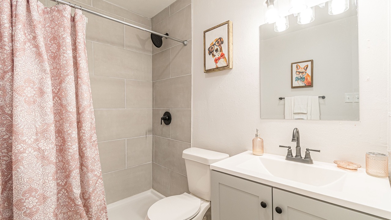 Photo of Bathroom in Mahncke Park