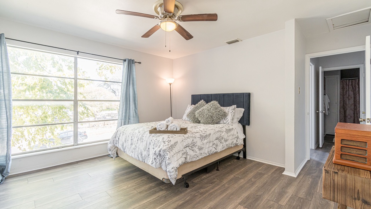 Photo of Bedroom in Mahncke Park