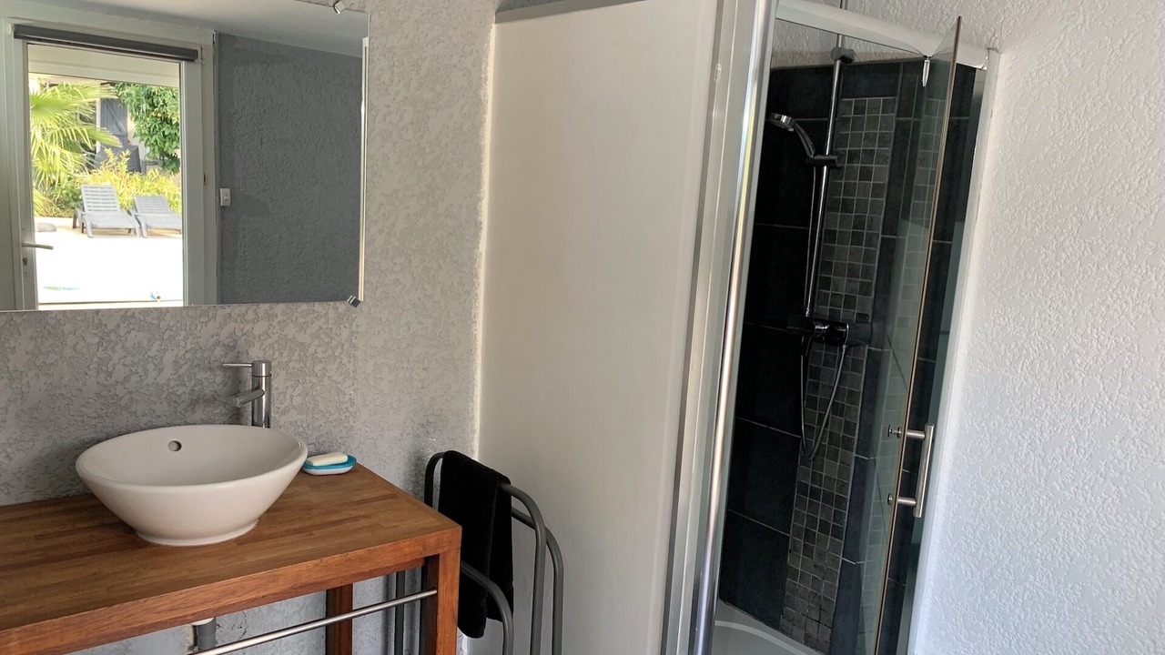 Photo of Bathroom in Palau-del-Vidre