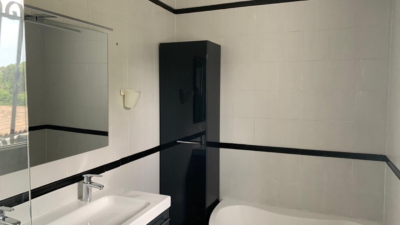 Photo of Bathroom in Palau-del-Vidre
