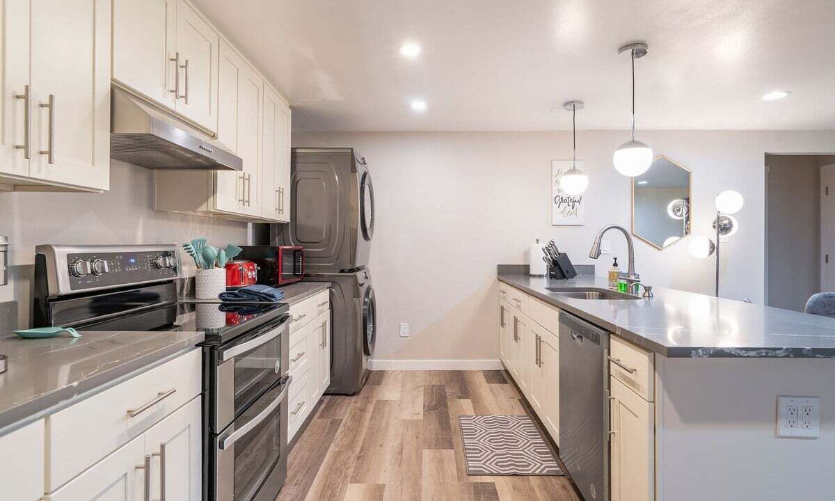 Photo of Kitchen in North Queen Anne