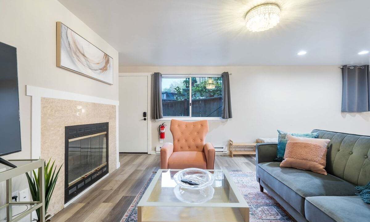 Photo of Livingroom in North Queen Anne