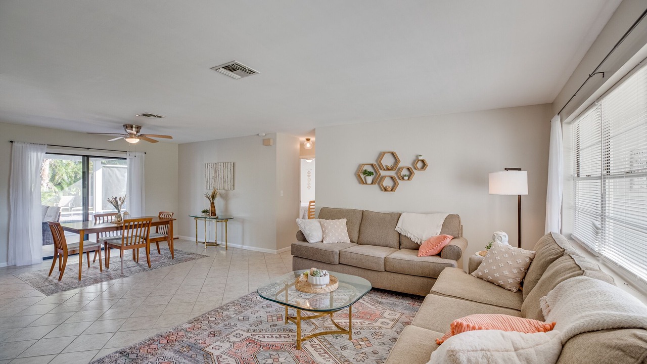 Photo of Livingroom in Sebastian Highlands