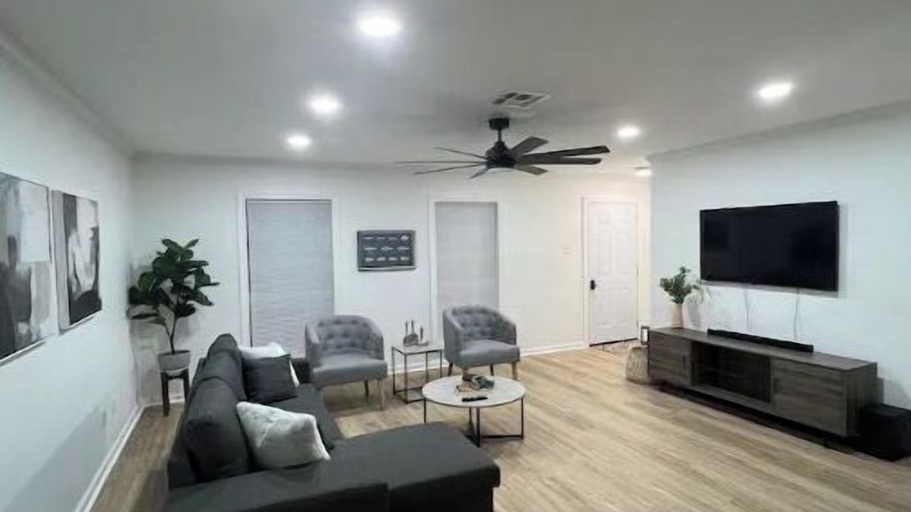 Photo of Livingroom in Lafayette