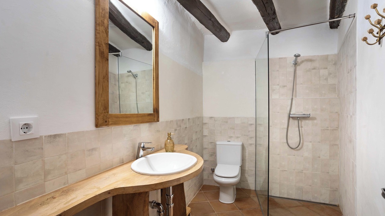 Photo of Bathroom in Pins