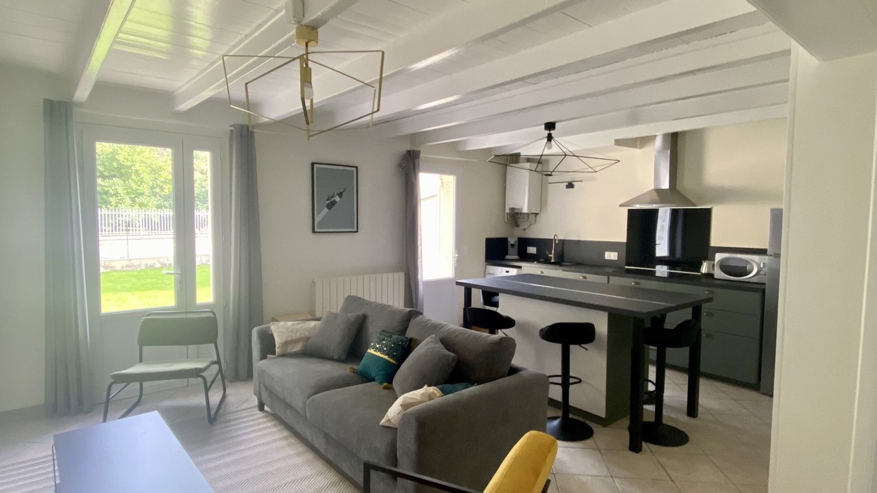 Photo of Livingroom in Sainte-Terre