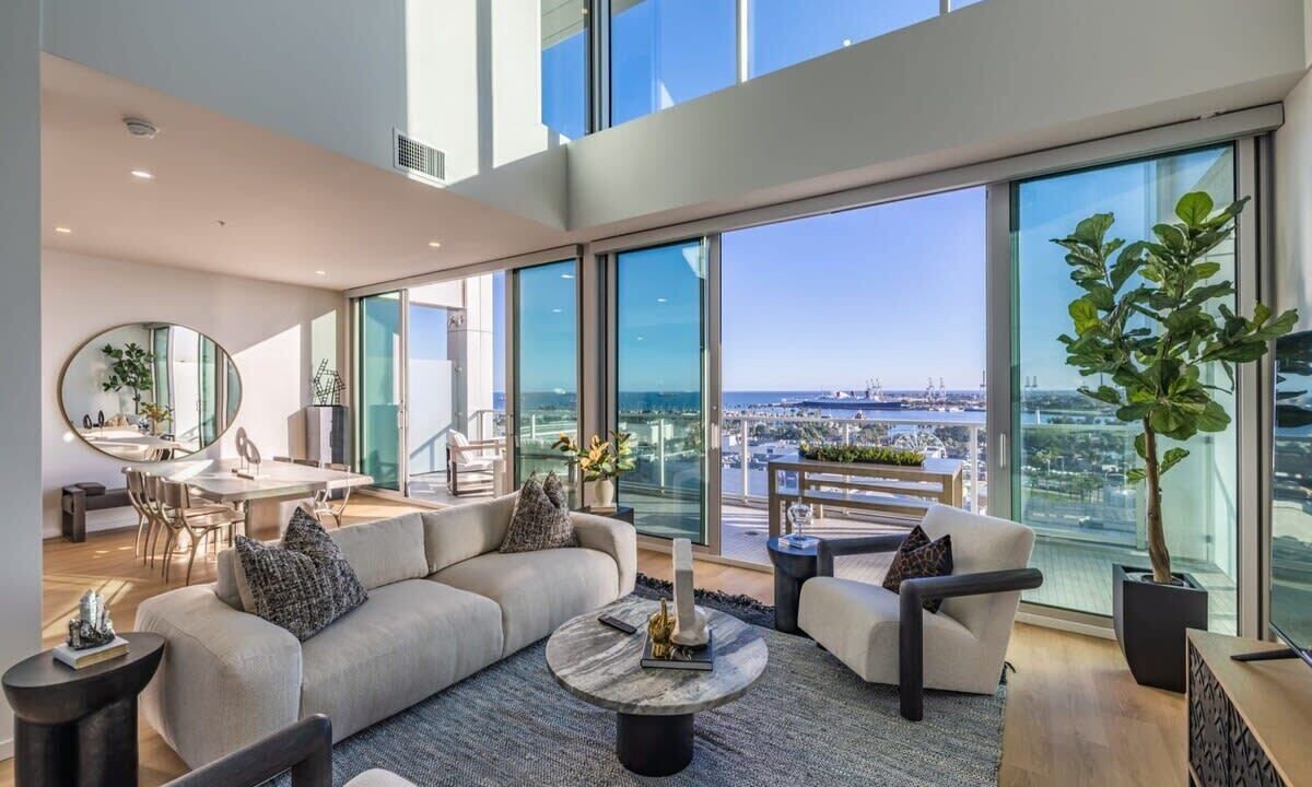 Photo of Livingroom in Waterfront