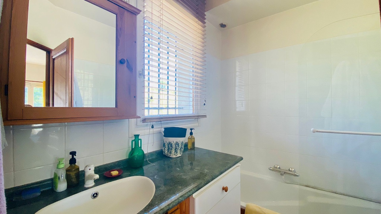 Photo of Bathroom in Saint-Martin-de-Nigelles