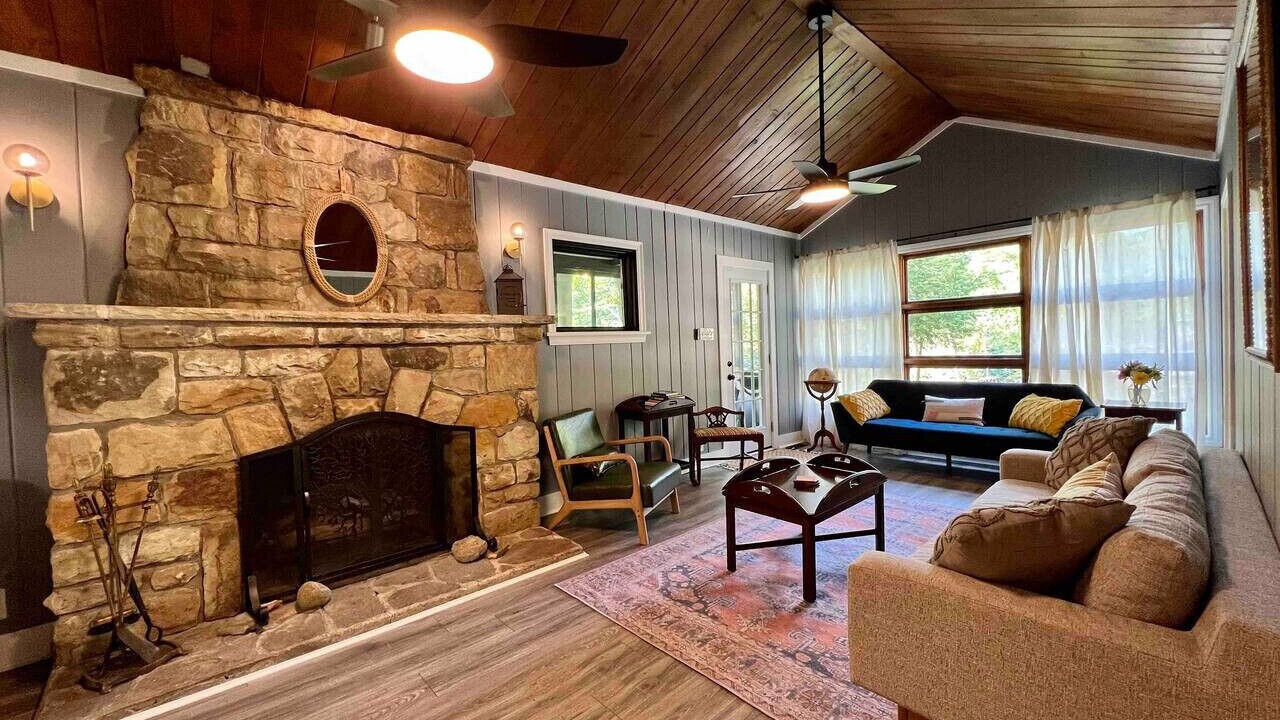 Photo of Livingroom in Ellwood City