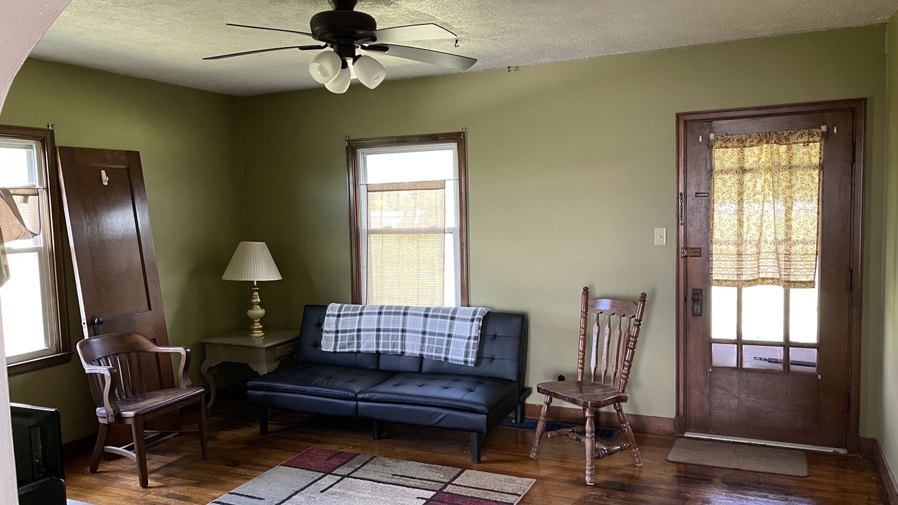 Photo of Livingroom in Milton