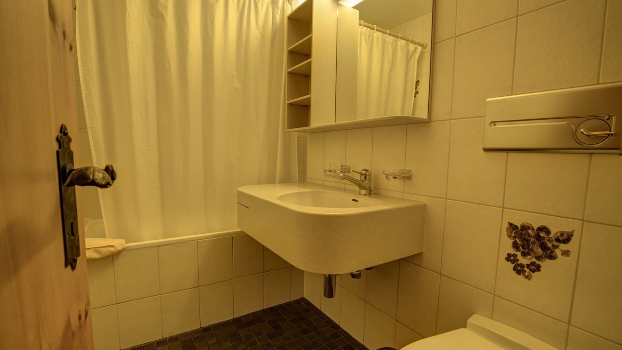 Photo of Bathroom in Silvaplana