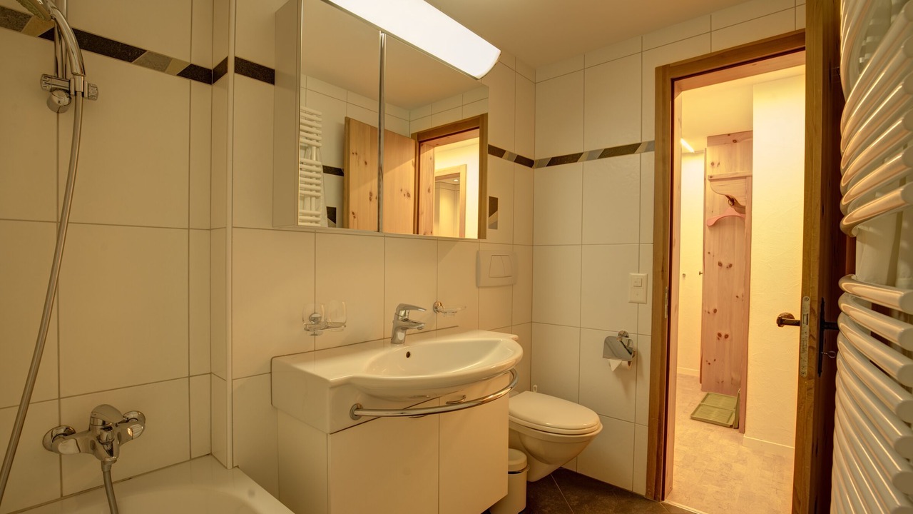 Photo of Bathroom in Silvaplana