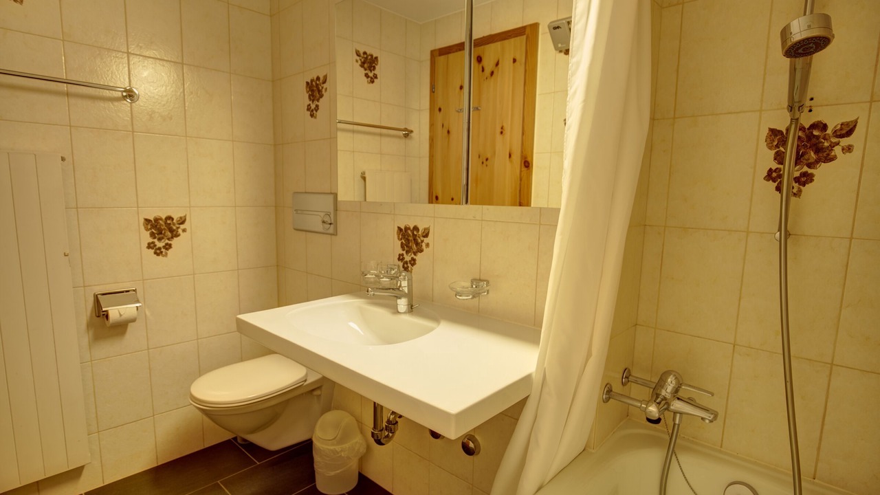 Photo of Bathroom in Silvaplana
