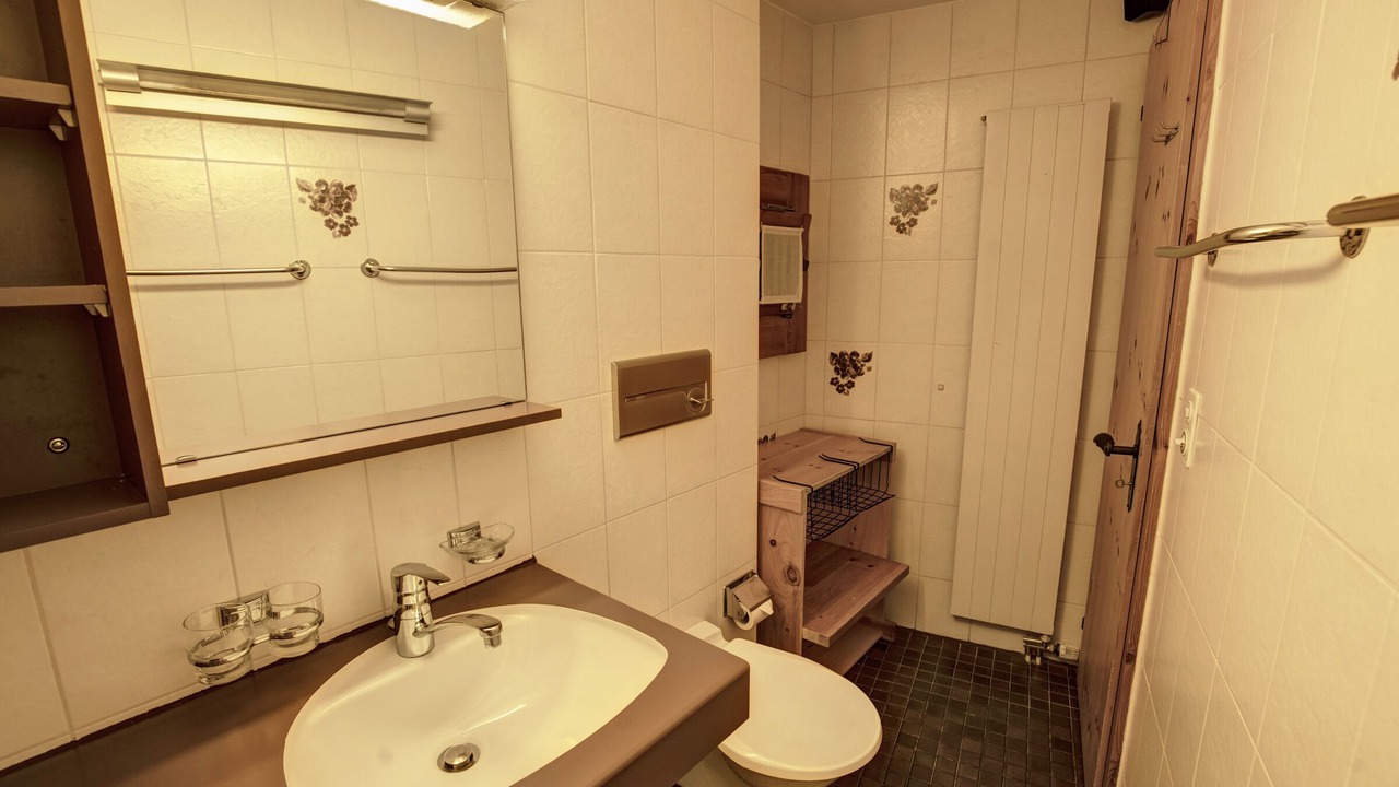 Photo of Bathroom in Silvaplana