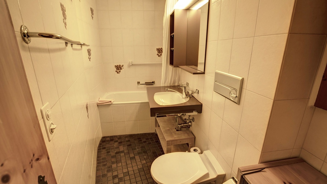 Photo of Bathroom in Silvaplana