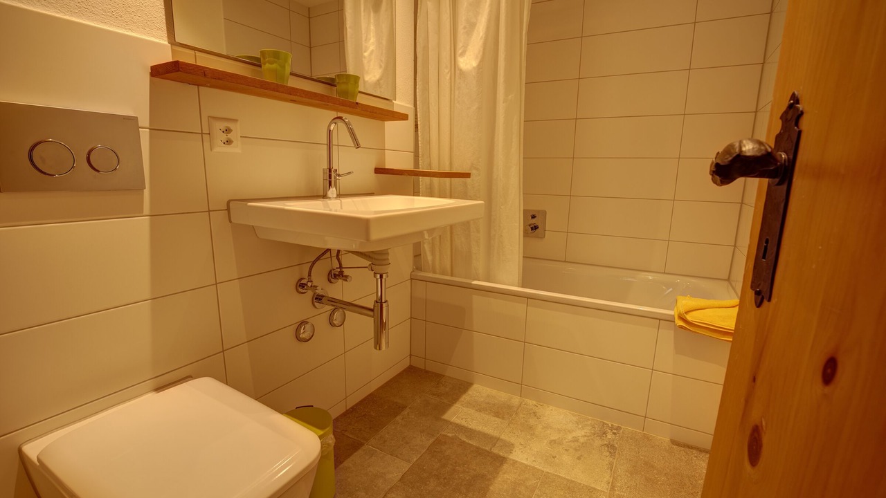 Photo of Bathroom in Silvaplana