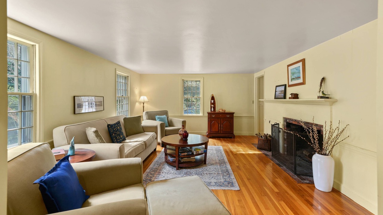 Photo of Livingroom in Falmouth