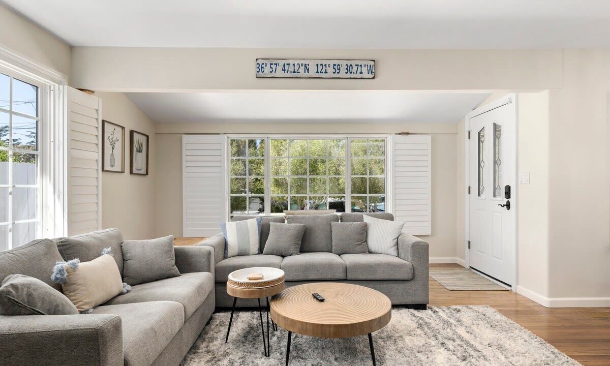 Photo of Livingroom in Eastside Santa Cruz