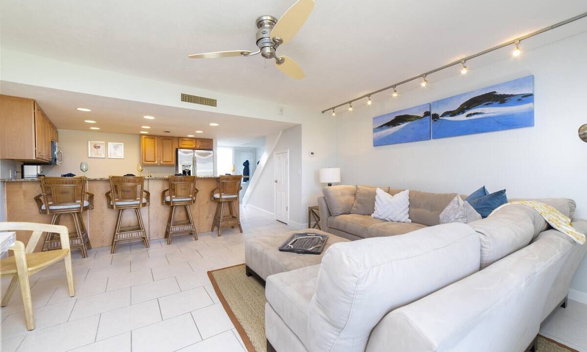 Photo of Livingroom in Crescent Beach