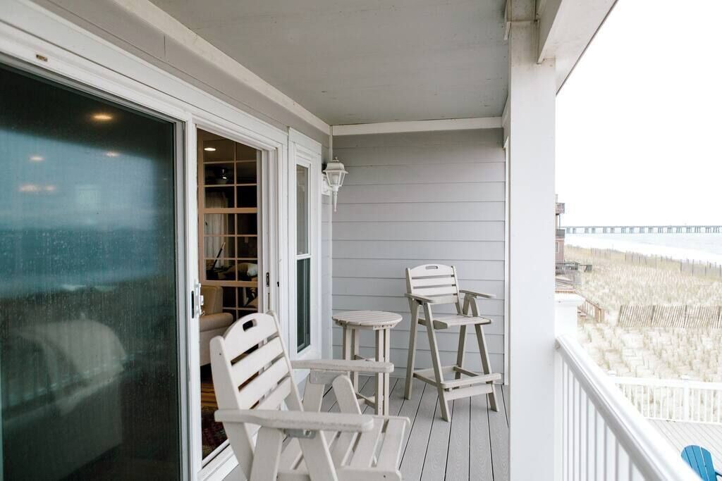 Photo of Patio Balcony in Chic's Beach
