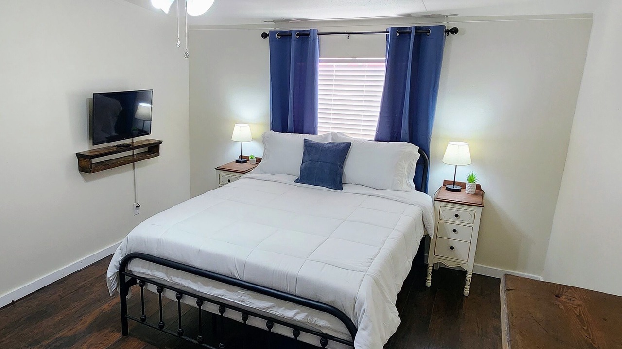Photo of Bedroom in Electra