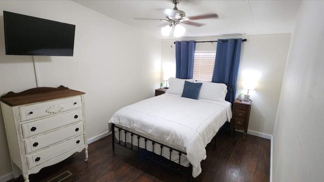 Photo of Bedroom in Electra