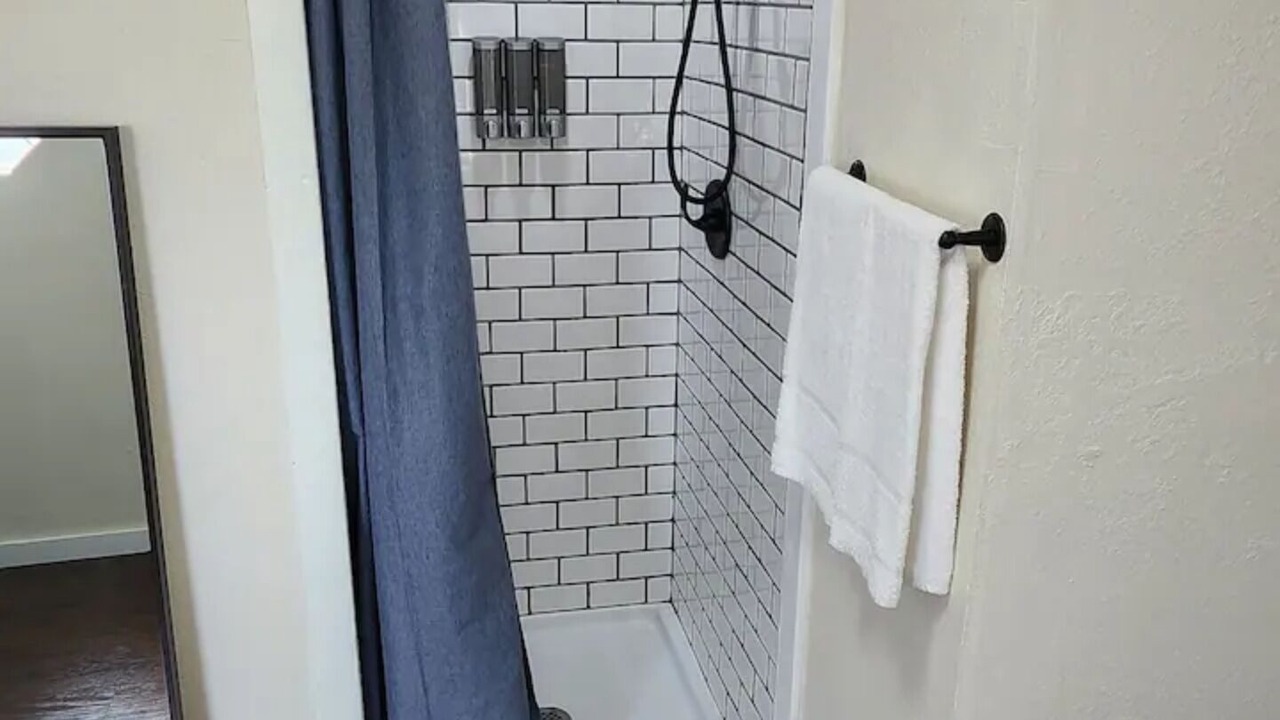 Photo of Bathroom in Electra