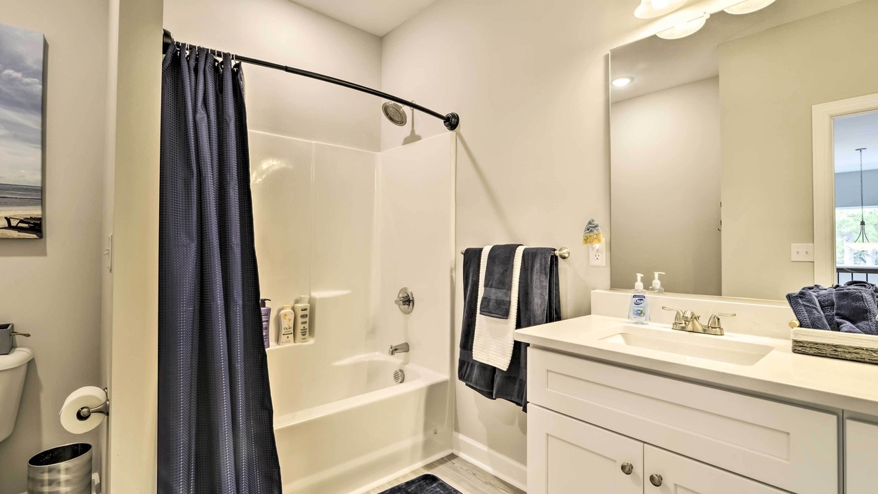 Photo of Bathroom in East Ocean View