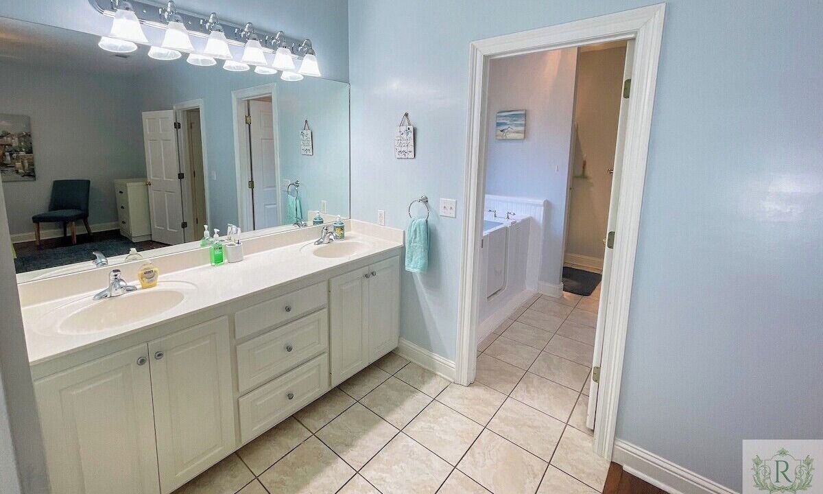 Photo of Bathroom in Hattiesburg