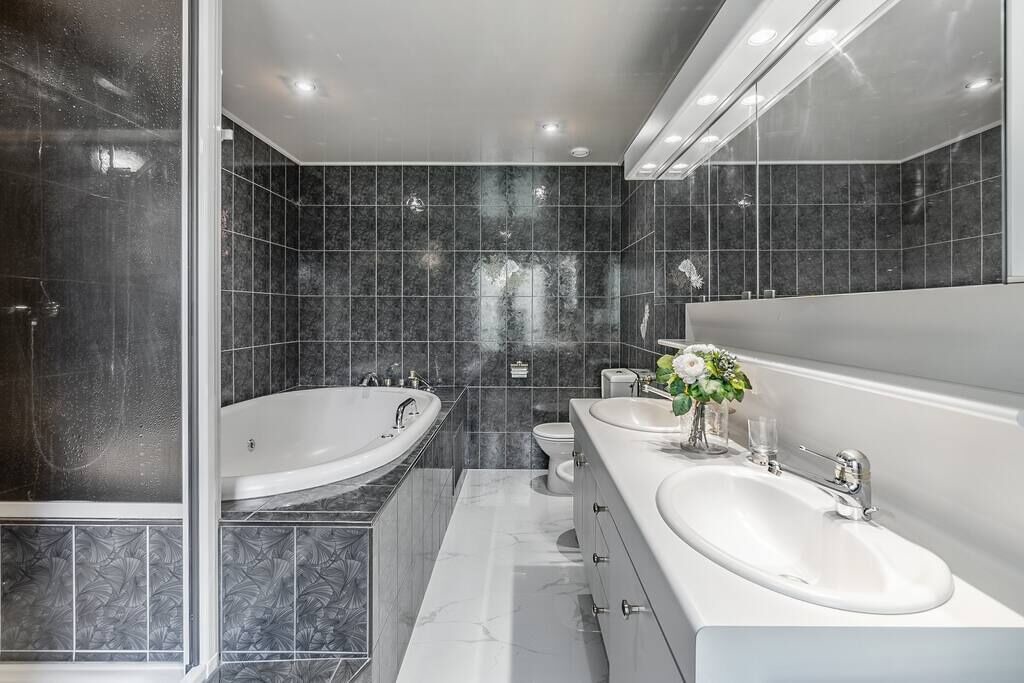 Photo of Bathroom in Montreux