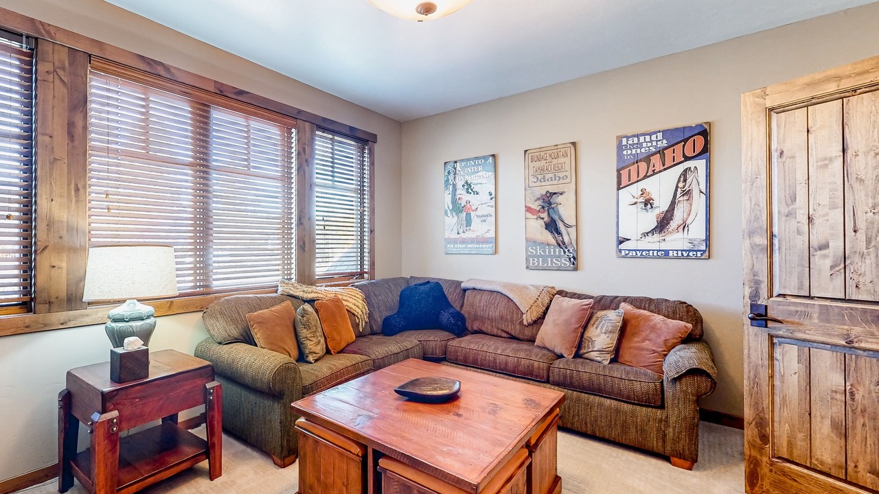 Photo of Livingroom in McCall