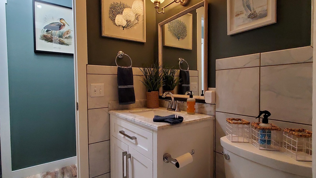 Photo of Bathroom in Garden City
