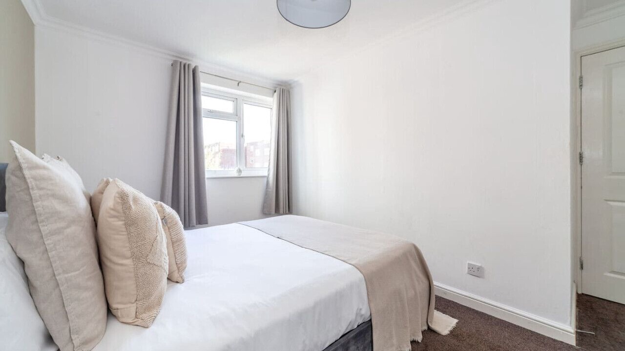 Photo of Bedroom in Wood Street