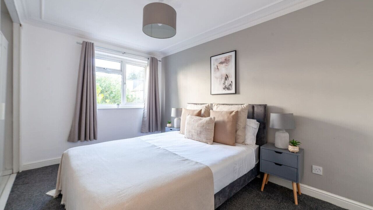 Photo of Bedroom in Wood Street