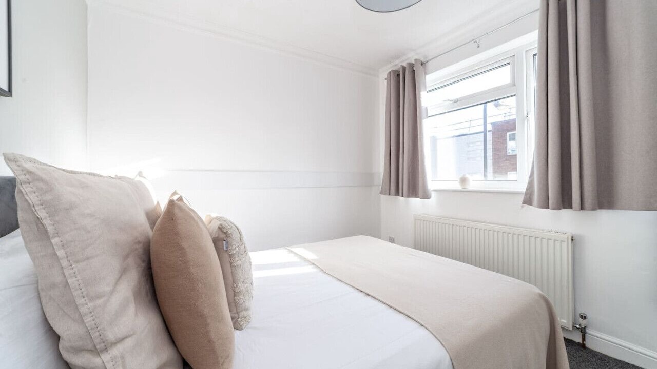 Photo of Bedroom in Wood Street