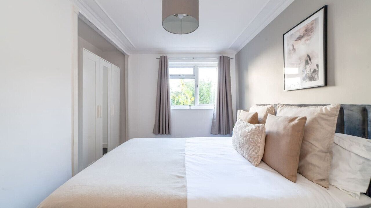 Photo of Bedroom in Wood Street