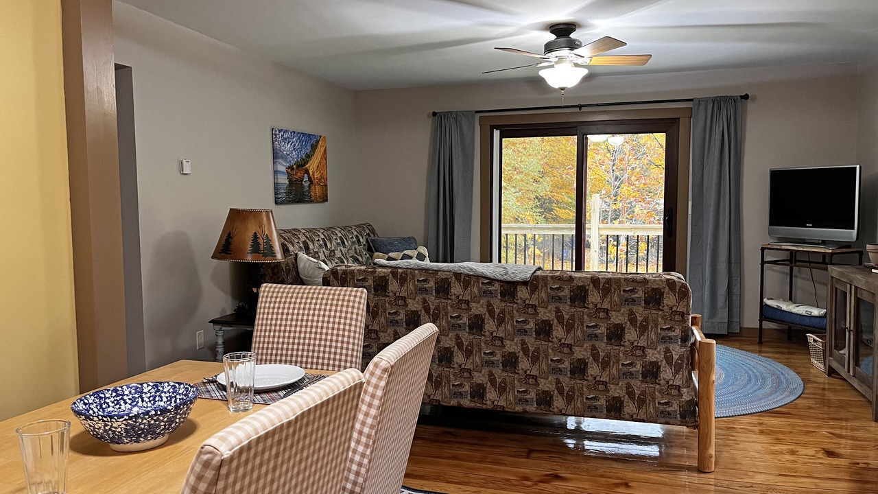 Photo of Livingroom in Munising
